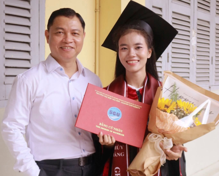 CHÚC MỪNG LƯƠNG ĐOÀN THÚY HẰNG – TỪ THỦ KHOA SƯ PHẠM ÂM NHẠC 2022 ĐẾN NGÀY TỐT NGHIỆP