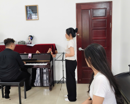 GIAI ĐOẠN CAO ĐIỂM LUYỆN THI – ÁP LỰC VÀ CƠ HỘI TỎA SÁNG
